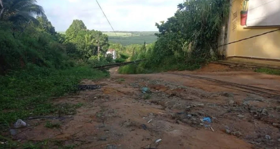 Moradores denunciam abandono e invasão de terrenos públicos em São Francisco do Conde