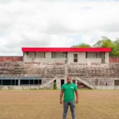 Vereador denuncia abandono de estádio municipal de São Sebastião do Passé