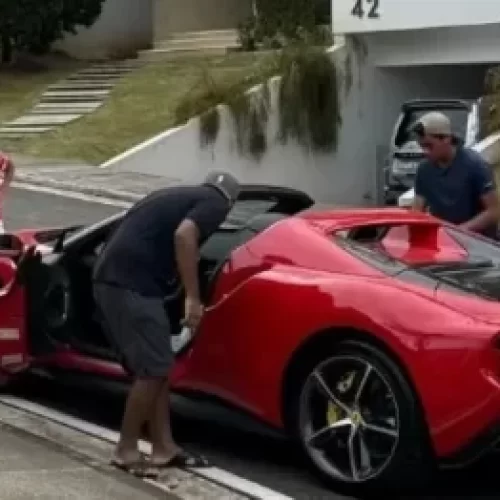 Pablo gasta milhões em Ferrari que chega a 100 km/h em 2 segundos; veja