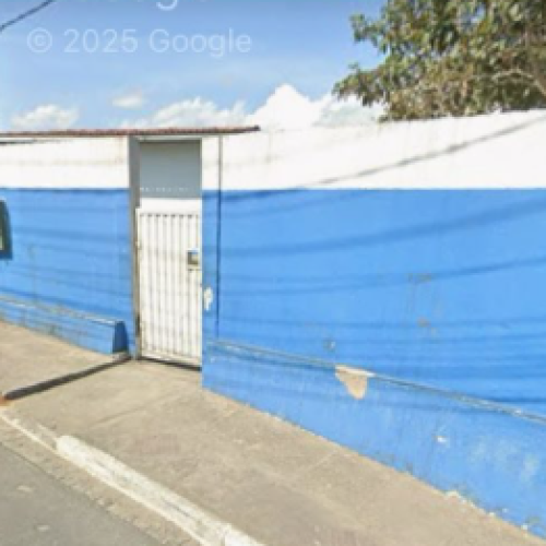 Escola Municipal Cruz Rios suspende aulas por duas semanas devido a infestação de pombos, em São Francisco do Conde