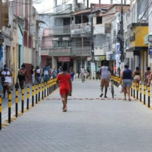 Prefeitura de Santo Amaro retira balizadores do calçadão e causa polêmica