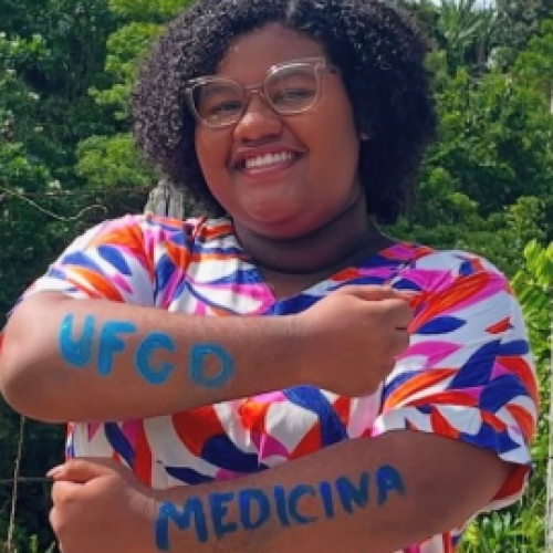 Jovem são-franciscana é aprovada em medicina na Universidade Federal